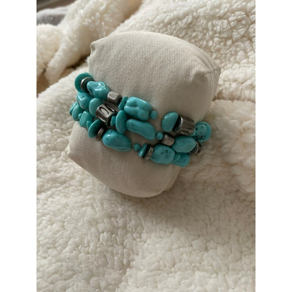 Faux Turquoise 3-Strand Beaded Stretch Bracelet - Picture 5 of 8